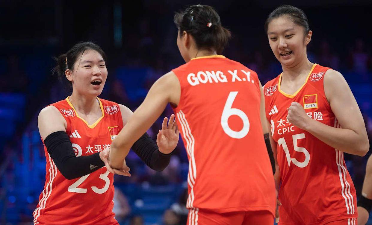 世联赛-中国女排轮空跌至第7意大利夺7连胜的简单介绍