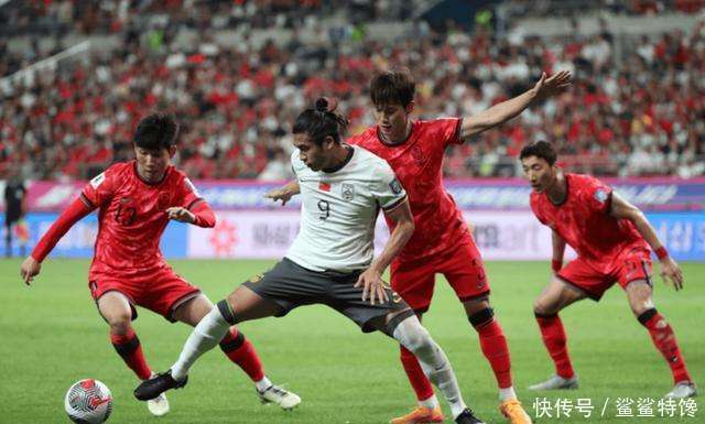 中欧体育平台-日本1-0韩国！卫冕东亚杯+3次夺冠超国足，30岁混血射手5球夺金靴的简单介绍