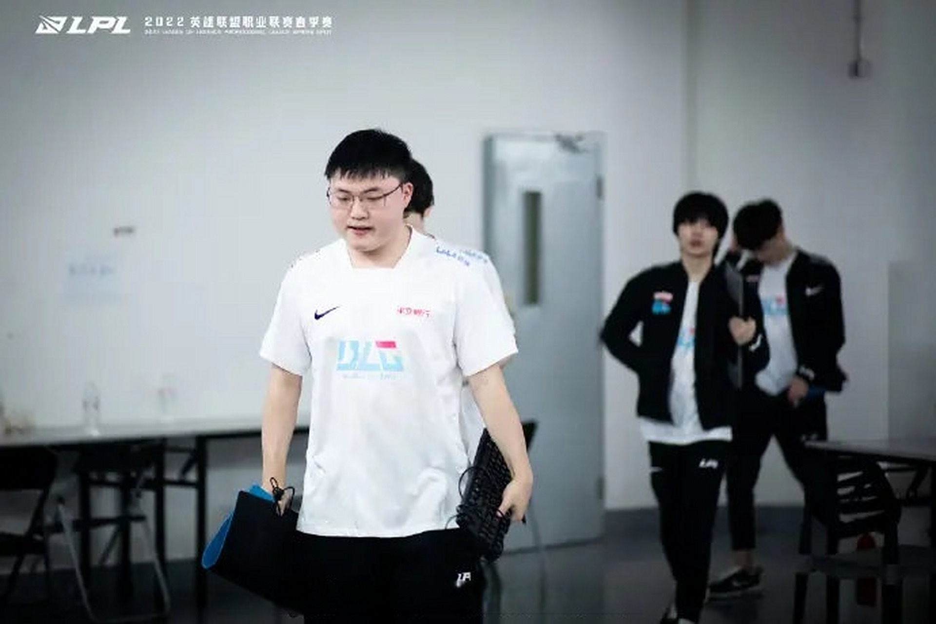 中欧体育app-关于如果可以穿越回任何比赛前，你最想对你最喜欢的职业选手说什么?50亮242回复英雄联盟的信息