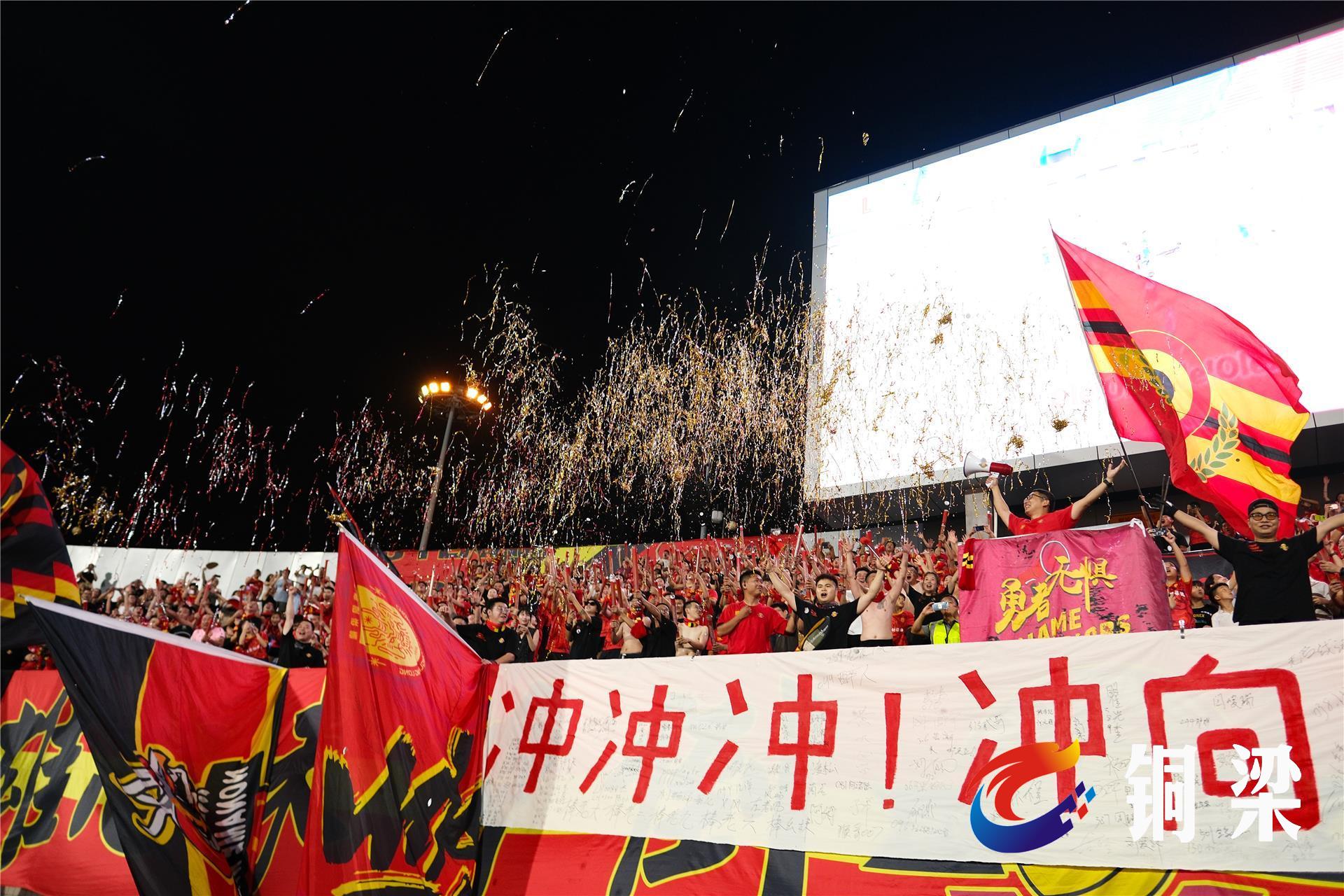中甲最新积分战报：辽宁铁人征服魔鬼球场，重庆铜梁龙极限绝杀的简单介绍